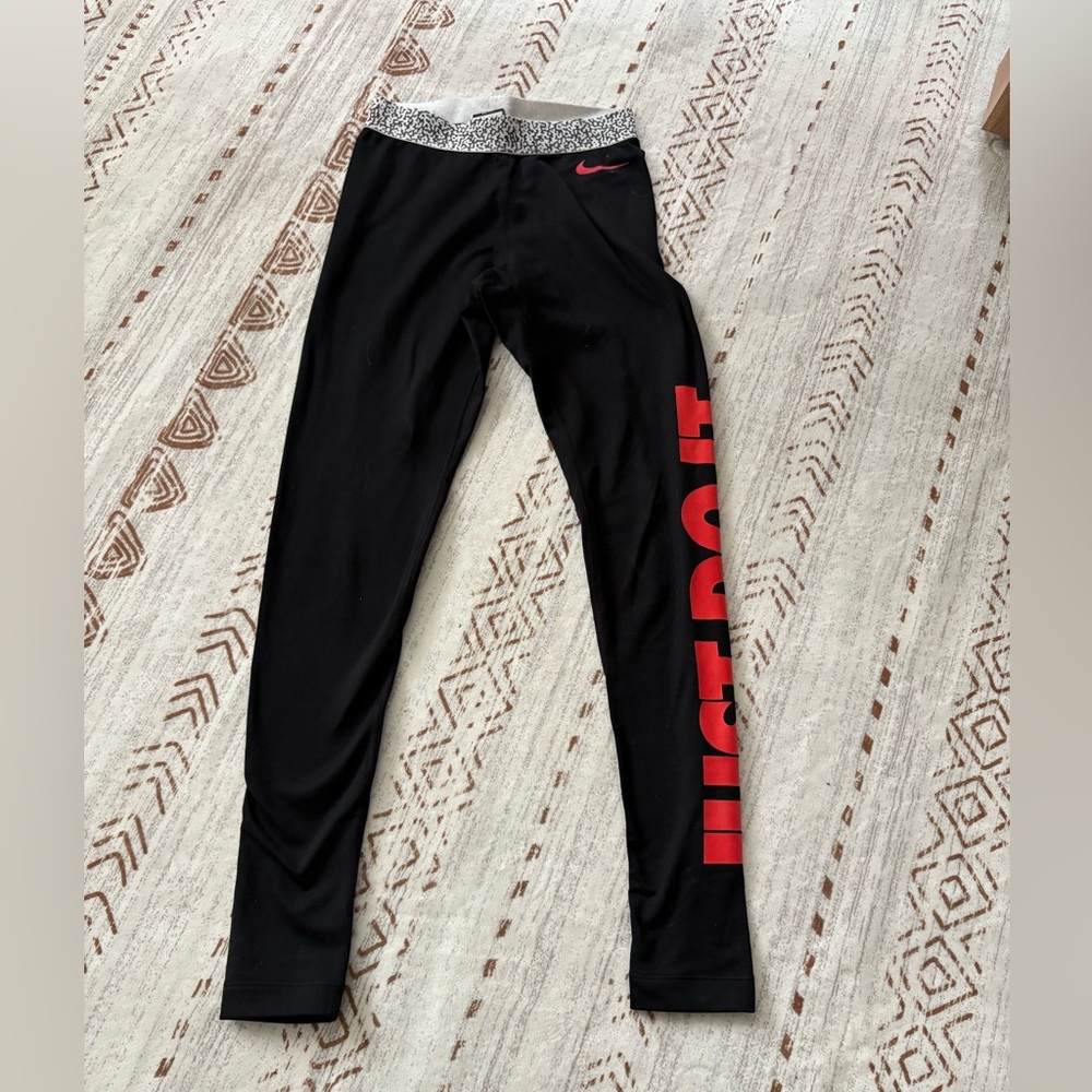 Women’s Nike Dri-Fit leggings, XS